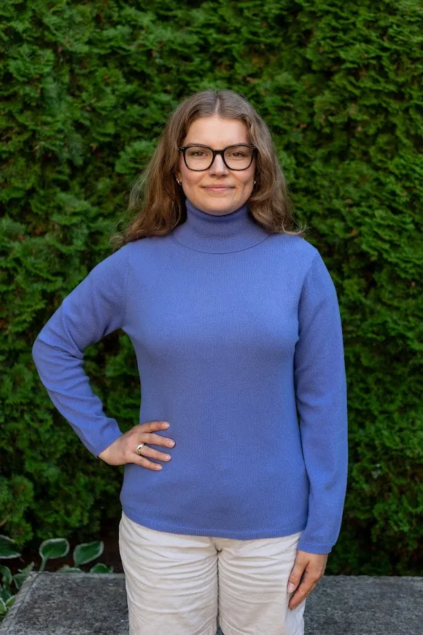 Ladies Cashmere Sweater: Turtleneck Hyacinth